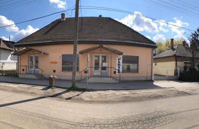 Eladó üzlethelyiség, Jászladányon, Kossuth Lajos utcában