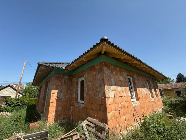 Eladó családi ház, Abonyban 57.9 M Ft, 4 szobás