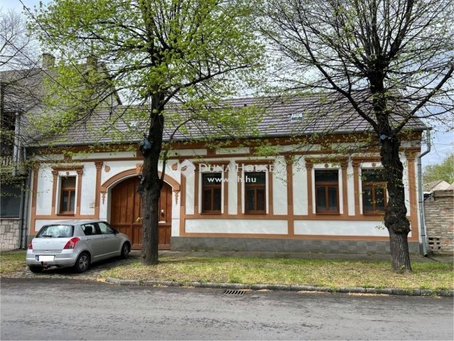 Eladó családi ház, Mohácson 74.9 M Ft, 4 szobás