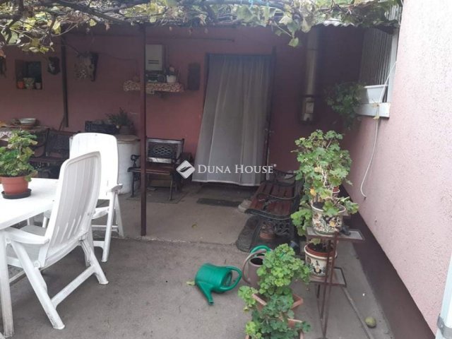 Eladó családi ház, Pusztaszabolcson 80 M Ft, 5 szobás