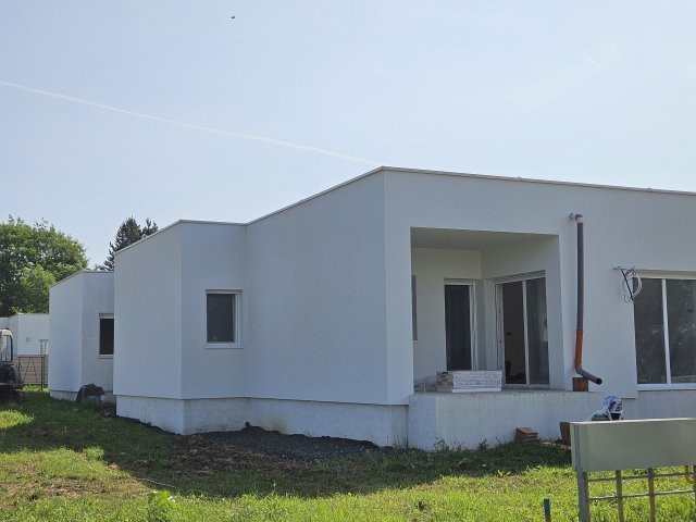 Eladó ikerház, Kőszegen 83.476 M Ft, 3 szobás