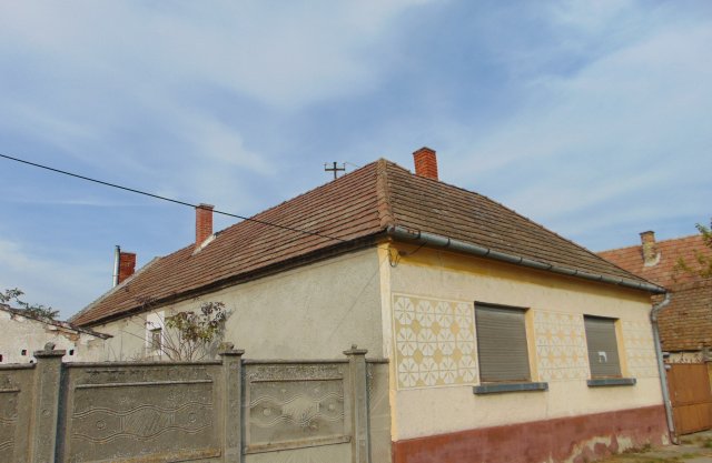 Eladó családi ház, Egyházaskeszőn 7.23 M Ft, 1+1 szobás