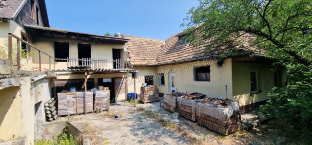 Eladó családi ház, Szigethalmon 39.99 M Ft, 6 szobás