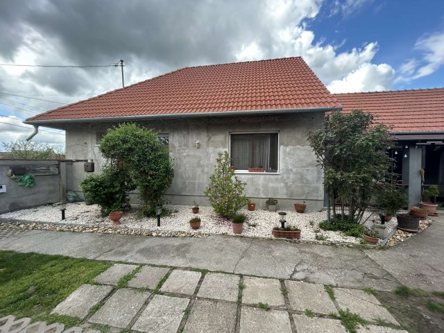 Eladó családi ház, Ceglédbercelen 63.9 M Ft, 3 szobás