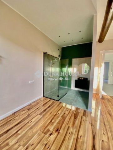 Eladó családi ház, Véménden 99.9 M Ft, 4 szobás