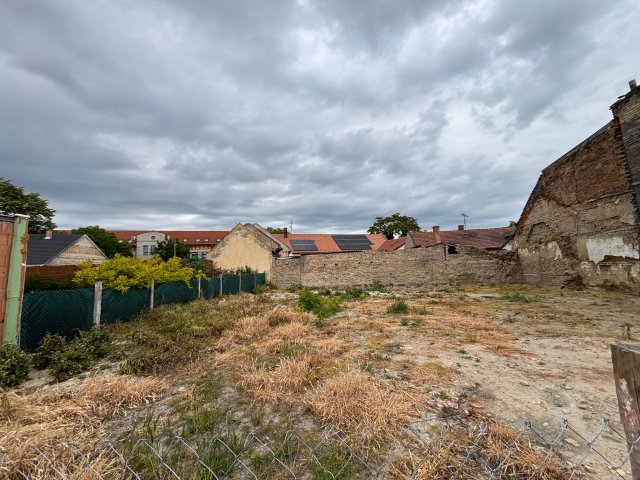 Eladó telek, Kecskeméten 32.5 M Ft / költözzbe.hu