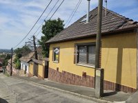 Eladó családi ház, Pécsett 74.9 M Ft, 4 szobás