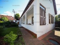 Eladó családi ház, Solymáron 350 M Ft, 8 szobás