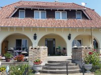 Eladó családi ház, Csemőn 129 M Ft, 5 szobás
