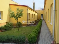 Kiadó ipari ingatlan, Pécsett 2545 E Ft / hó