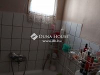 Eladó családi ház, Dunaharasztin 25 M Ft, 3 szobás