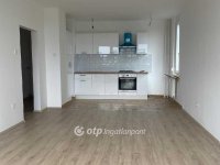 Eladó téglalakás, Gyöngyösön 44.5 M Ft, 3 szobás
