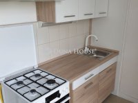 Kiadó panellakás, albérlet, Pécsett 140 E Ft / hó, 2 szobás