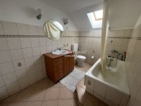 Eladó sorház, Tatán 80 M Ft, 8 szobás / költözzbe.hu