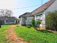 Eladó családi ház, Decsen 8.5 M Ft, 3 szobás