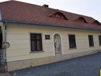 Eladó családi ház, Kőszegen 250 M Ft, 13 szobás