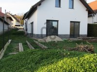 Eladó ikerház, Százhalombattán 110 M Ft, 5 szobás