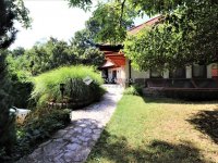 Eladó családi ház, Leányfaluban 250 M Ft, 5 szobás