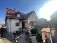 Eladó ikerház, Nagytarcsán 135.9 M Ft, 5 szobás
