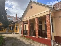 Eladó hotel, Cegléden 220 M Ft, 10 szobás / költözzbe.hu