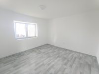 Eladó családi ház, Újszászon 19.5 M Ft, 2 szobás