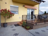 Eladó családi ház, Vonyarcvashegyen 92 M Ft, 3+3 szobás
