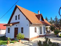 Eladó családi ház, Balatonkenesén 99.9 M Ft, 5 szobás