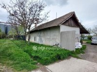 Eladó családi ház, Kisújszálláson 10.5 M Ft, 1 szobás