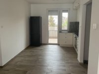 Eladó téglalakás, Szegeden 95.99 M Ft, 3 szobás