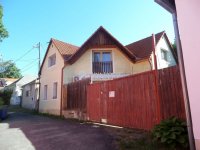 Eladó családi ház, Pécsett 85 M Ft, 4 szobás