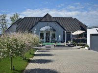 Eladó családi ház, Rönökön 104.9 M Ft, 7 szobás
