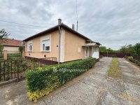 Eladó családi ház, Beszterecén 15.9 M Ft, 3 szobás