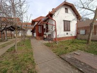 Eladó családi ház, Berekfürdőn 31.9 M Ft, 2 szobás