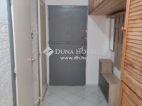 Eladó panellakás, Komlón 25.99 M Ft, 2 szobás