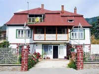 Eladó családi ház, Badacsonytomajon 230 M Ft, 8 szobás