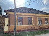 Eladó családi ház, Cegléden 37.5 M Ft, 6 szobás