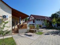 Eladó családi ház, Szegeden 149.5 M Ft, 7 szobás