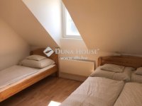 Eladó családi ház, Vonyarcvashegyen 92 M Ft, 5+2 szobás