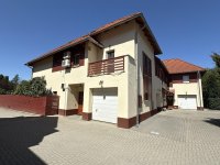 Eladó sorház, Szentendrén 189.9 M Ft, 5 szobás