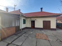Eladó családi ház, Cegléden 45 M Ft, 3 szobás