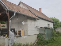 Eladó családi ház, Baracson 22 M Ft, 3 szobás