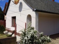 Eladó családi ház, Pázmándon 37 M Ft, 2 szobás