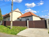 Eladó családi ház, Pécsett 49.9 M Ft, 3 szobás