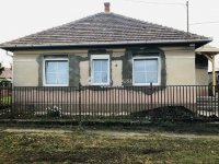 Eladó családi ház, Ercsiben 41 M Ft, 3 szobás