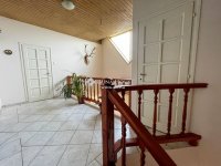Eladó családi ház, Vecsésen 119.9 M Ft, 5 szobás