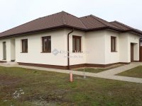 Eladó családi ház, Békéscsabán 107.1 M Ft, 4 szobás