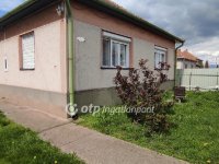 Eladó családi ház, Adácson 19.9 M Ft, 2 szobás