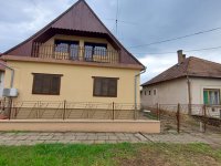 Eladó családi ház, Dombóváron 31.8 M Ft, 6 szobás
