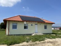 Eladó családi ház, Öskün 71 M Ft, 5 szobás