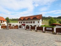 Eladó hotel, Szinpetrin 1371.57 M Ft / költözzbe.hu